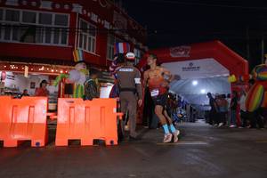 BIB: 1370
                            <button type="button" onclick="openModal(26221072)" class="btn btn-primary btn-sm float-right btn-popup" data-toggle="modal" data-target=".modal-high-quality">
                        <i class="fas fa-shopping-cart"></i> Add to Cart
                    </button>
                                            <button type="button" onclick="isThisMe(26221072, true)" class="btn btn-success btn-sm float-right btn-popup btn-isme hidden" data-toggle="tooltip" data-placement="bottom" title="นี่คือรูปของคุณใช่ไหม คลิกที่นี่เพื่อเอาเข้าอัลบั้ม">
                        <i class="fas fa-plus"></i> Add to album
                    </button>
                    <button type="button" onclick="isThisMe(26221072, false)" class="btn btn-warning btn-sm float-right btn-popup btn-isnotme hidden">
                        <i class="fas fa-ban"></i> Remove from album
                    </button>